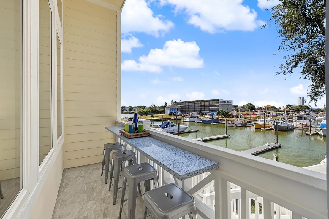 Photo of 2172 Marina Way