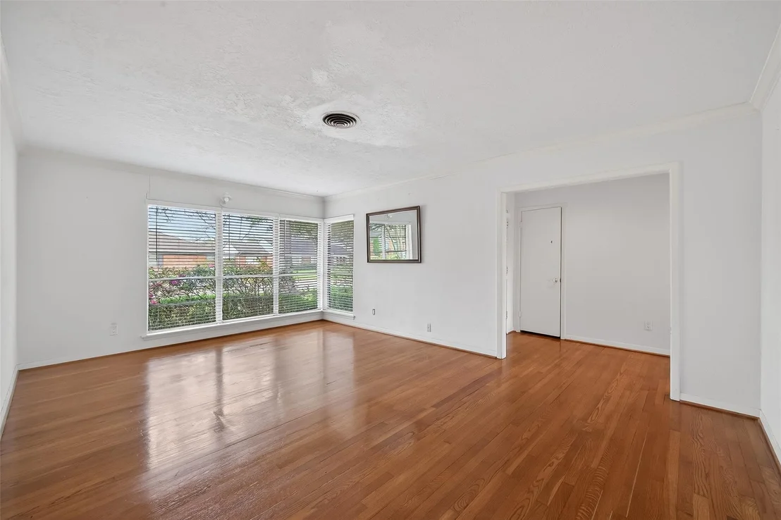 Photo of 4807 Creekbend Drive