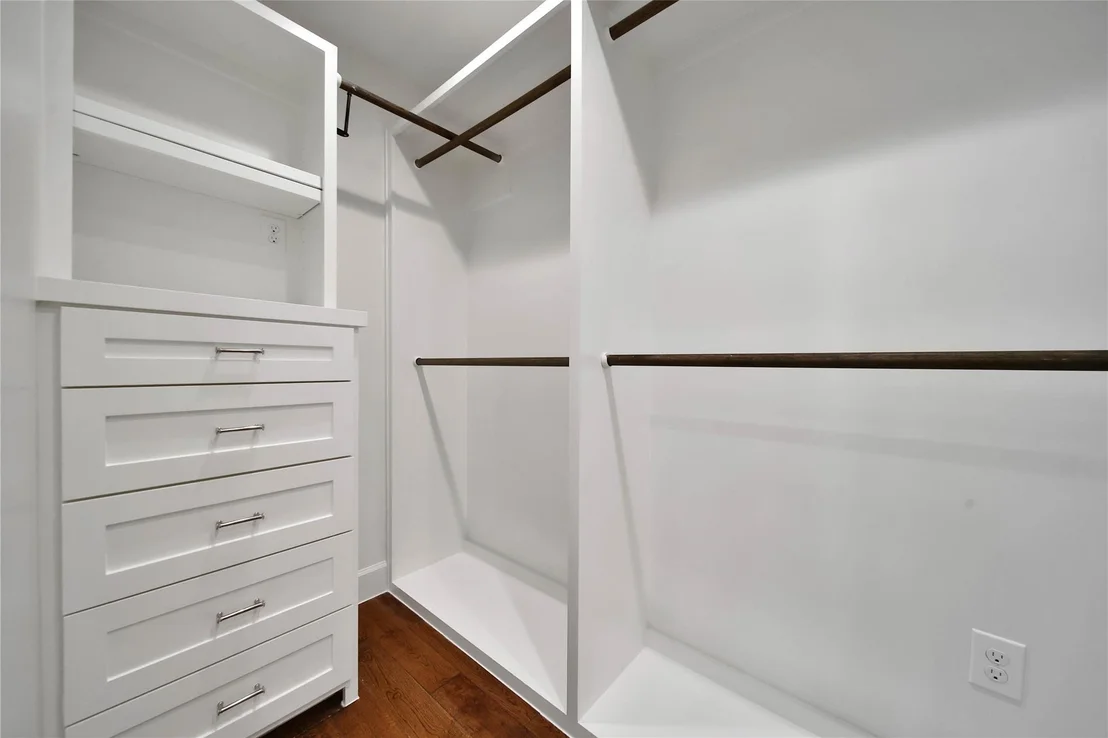 Photo of 1034 Thornton Road