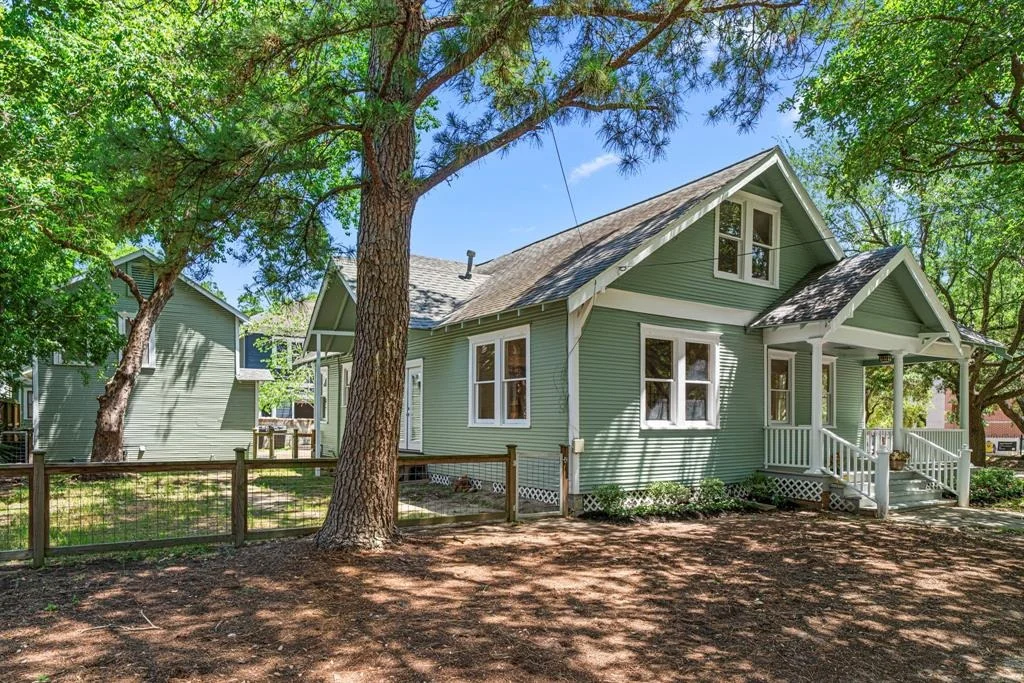 Photo of 401 Omar Street