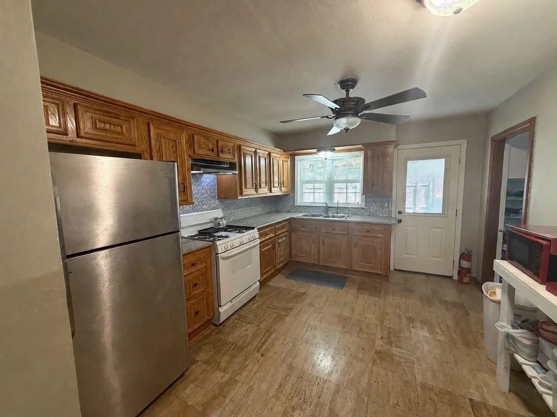 Photo of 1847 Pasadena Boulevard
