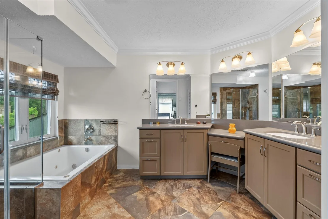 Photo of 1102 Juniper Canyon Lane