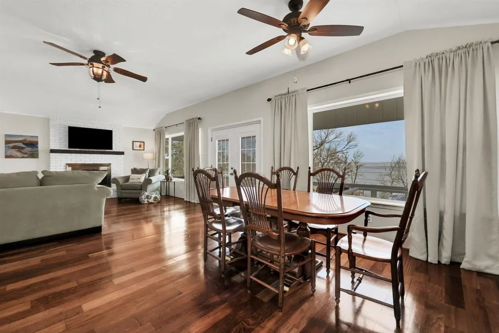 Photo of 255 Edgewater Way