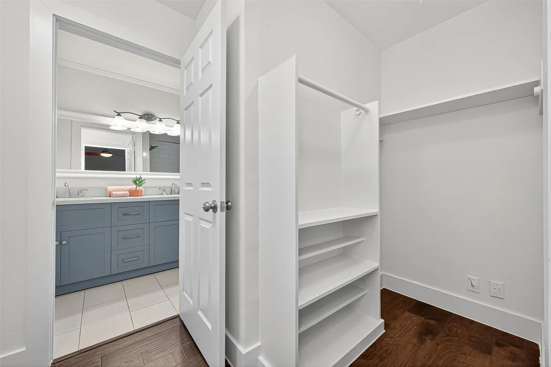 Photo of 9618 Meadowbriar Lane