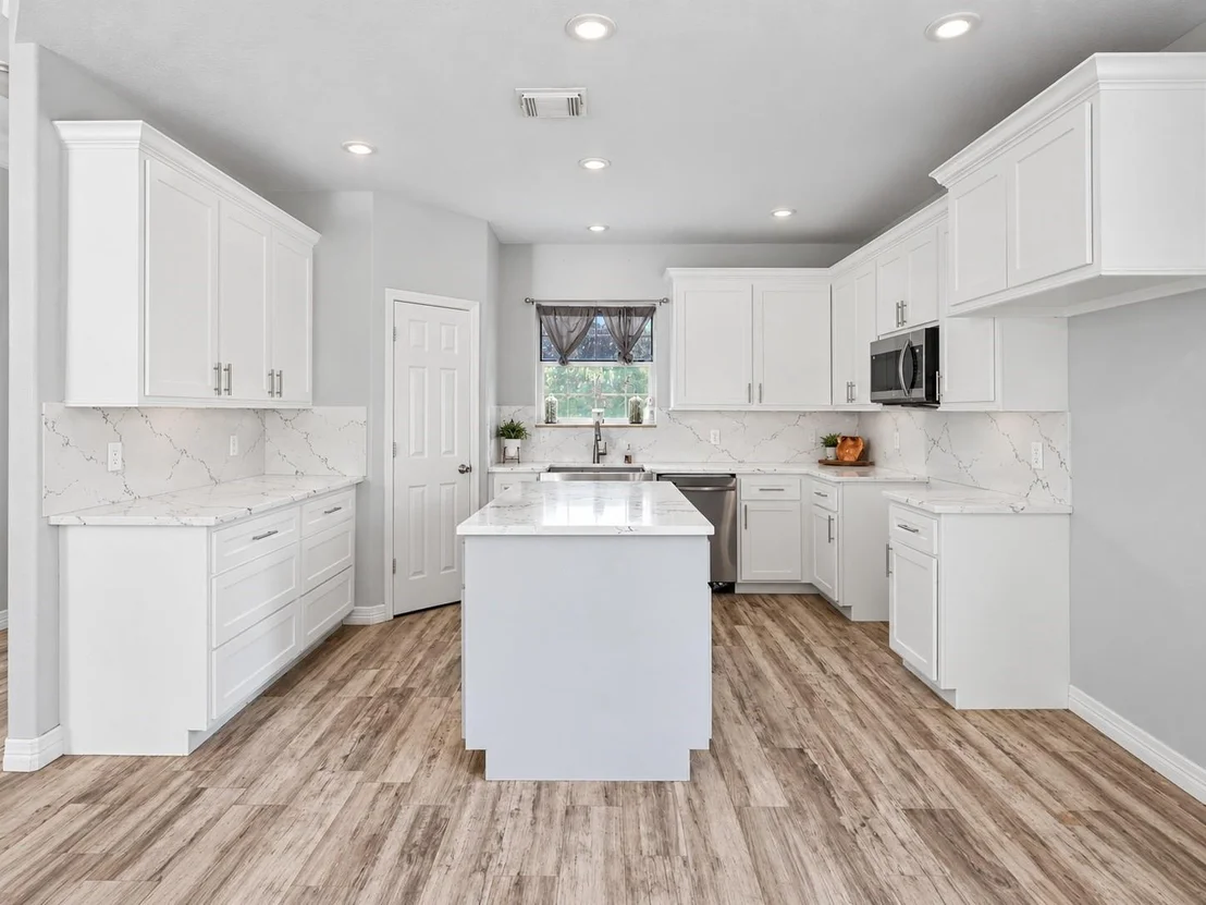 Photo of 5110 Lakeshore Drive
