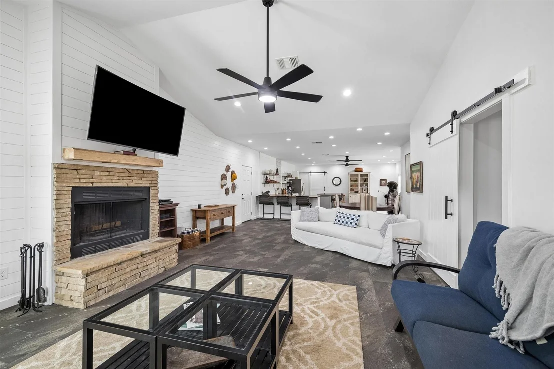 Photo of 90 Twinstone Circle