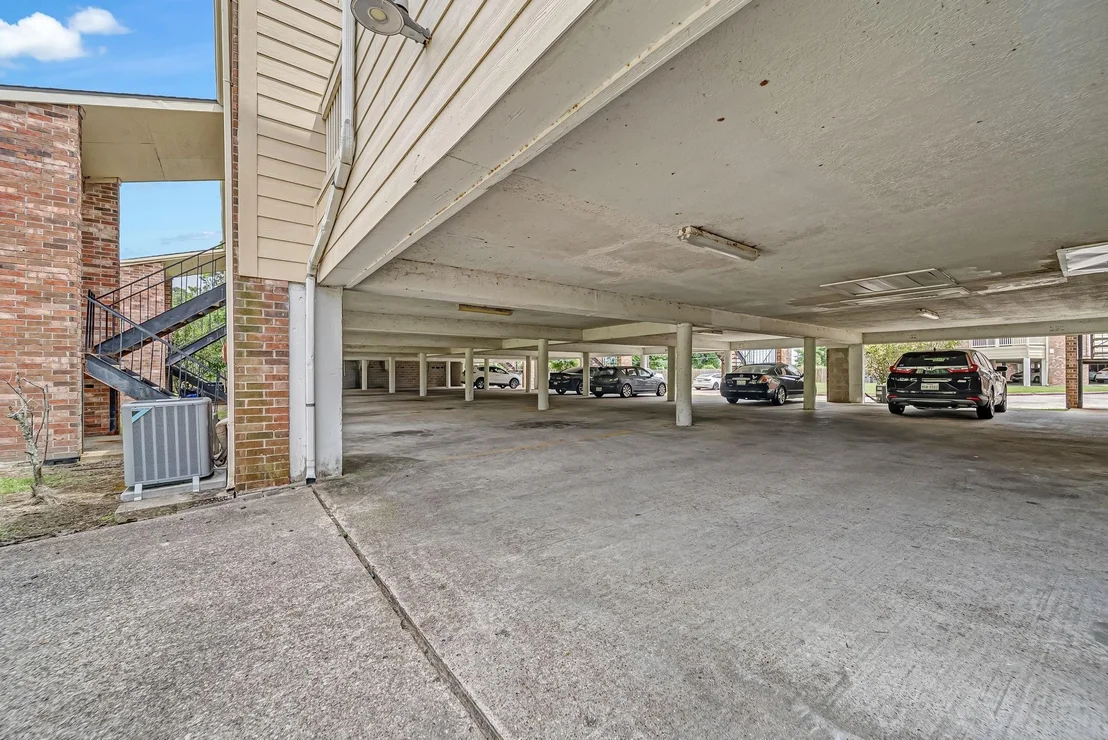 Photo of Unit 256D at 2501 Gulf Freeway