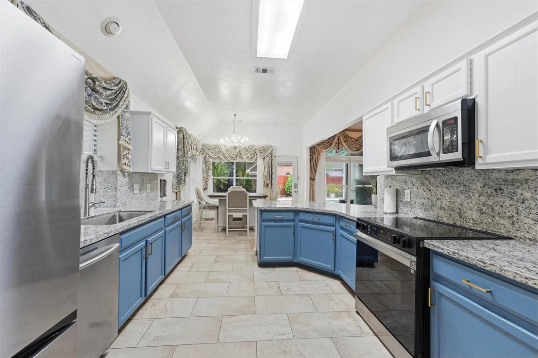 Photo of 20007 Powerscourt Drive