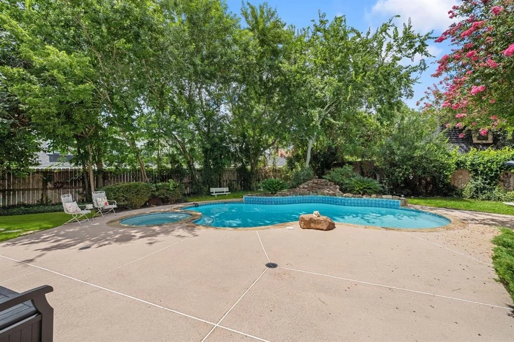 Photo of 1306 Devon Glen Drive
