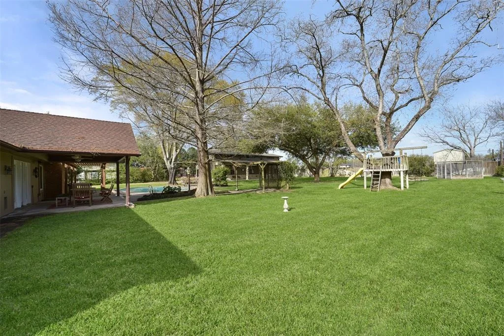 Photo of 2711 N Saddlebrook Lane