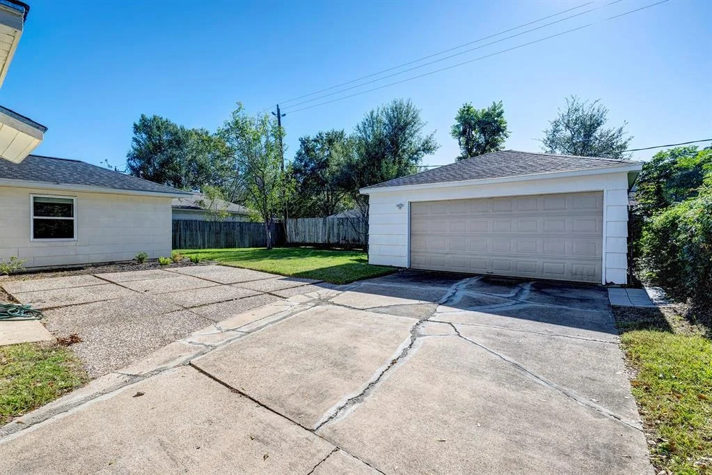 Photo of 3823 Murworth Drive
