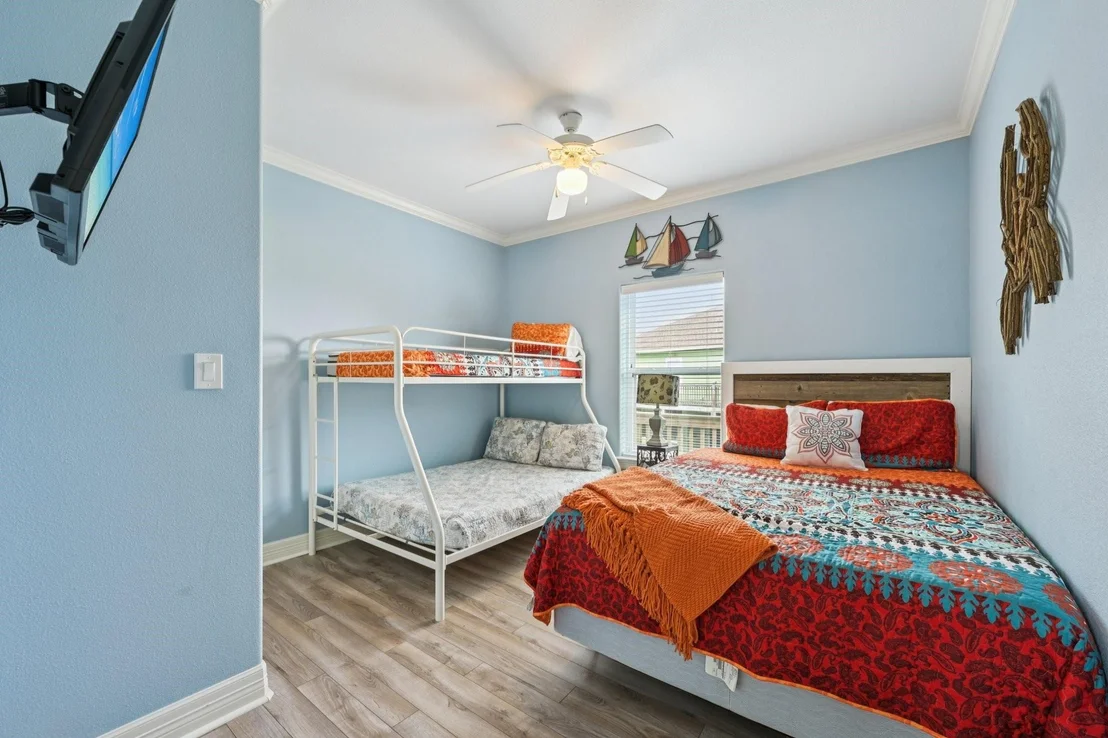 Photo of 940 Gregory Lane