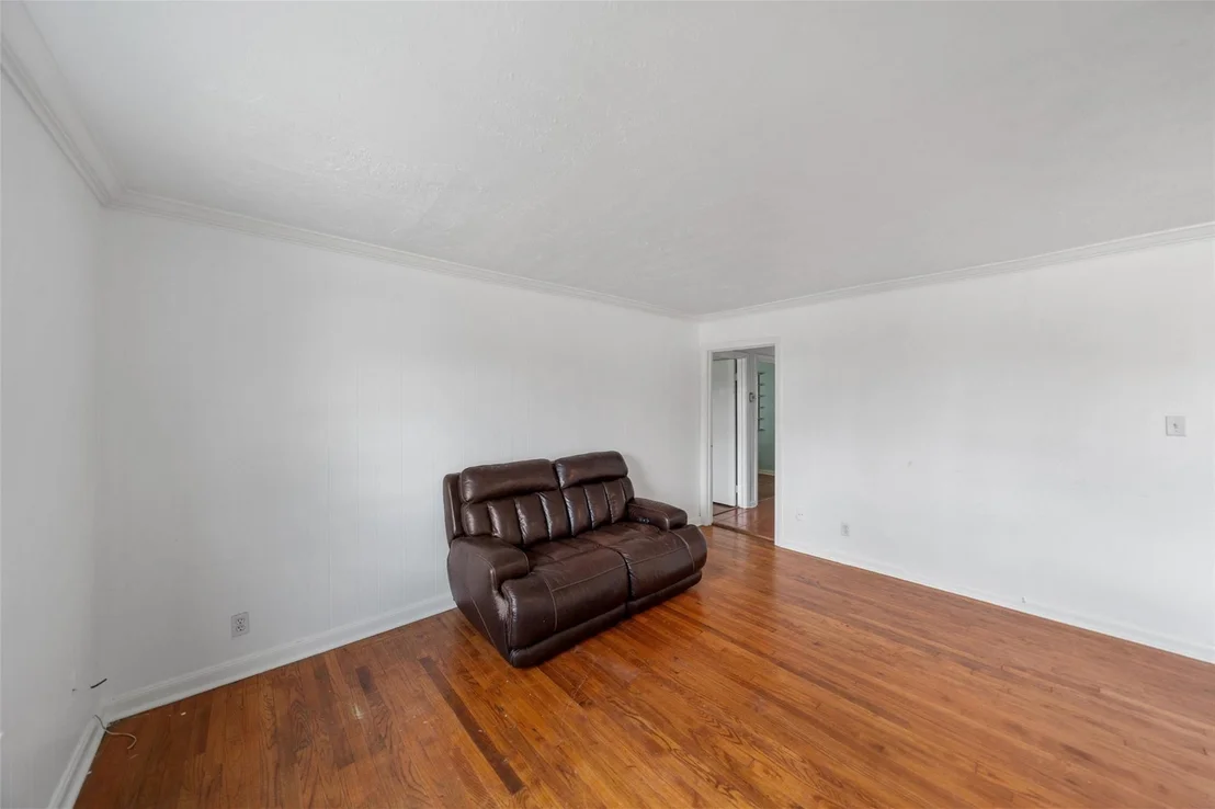 Photo of 7303 Long Point Road