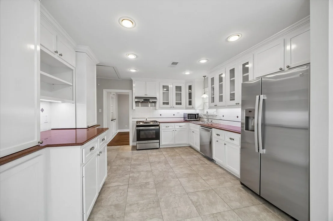 Photo of 2108 White Oak Drive