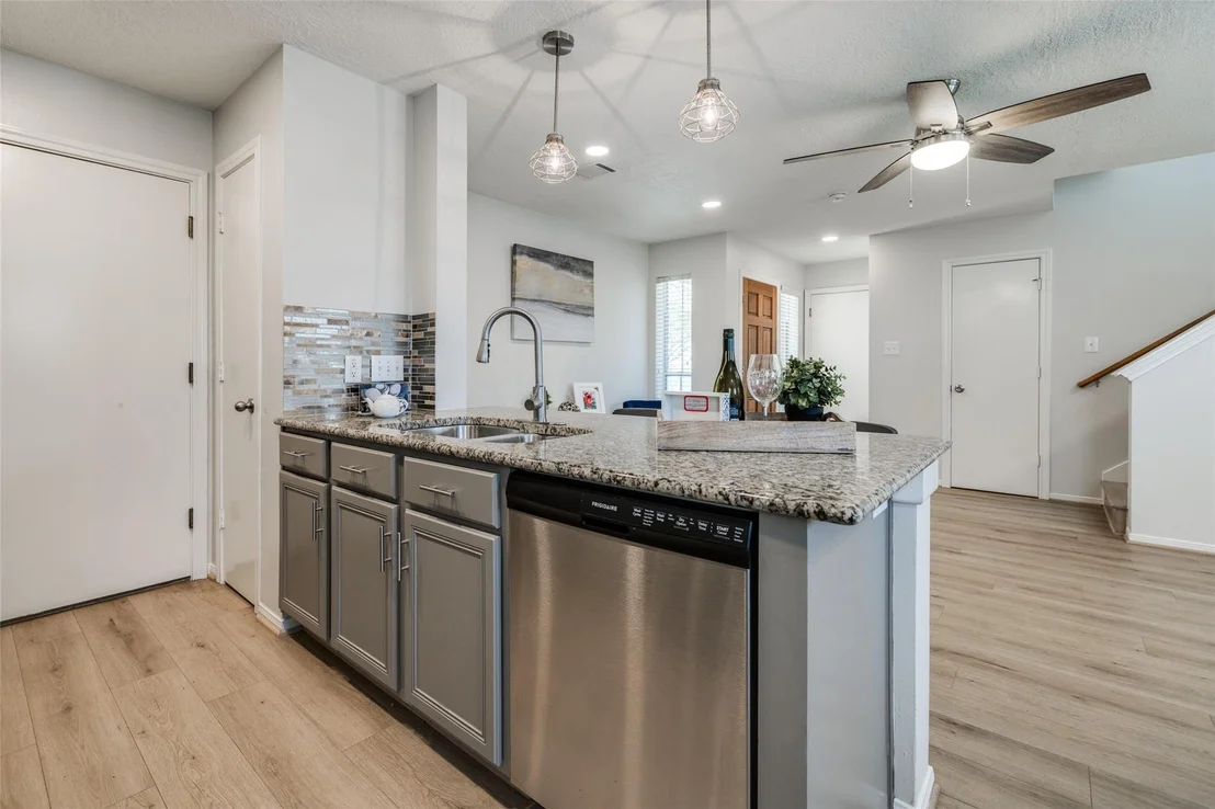 Photo of 1304 Robin Street