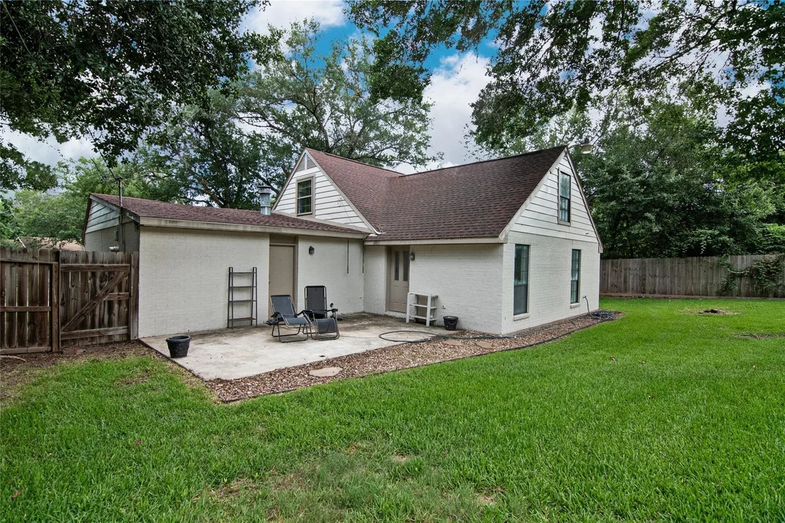 Photo of 2410 Valley Drive