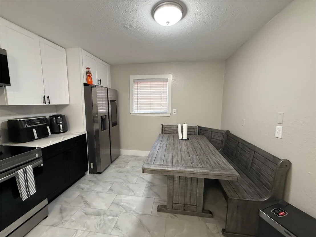 Photo of 1604 Leneva Lane