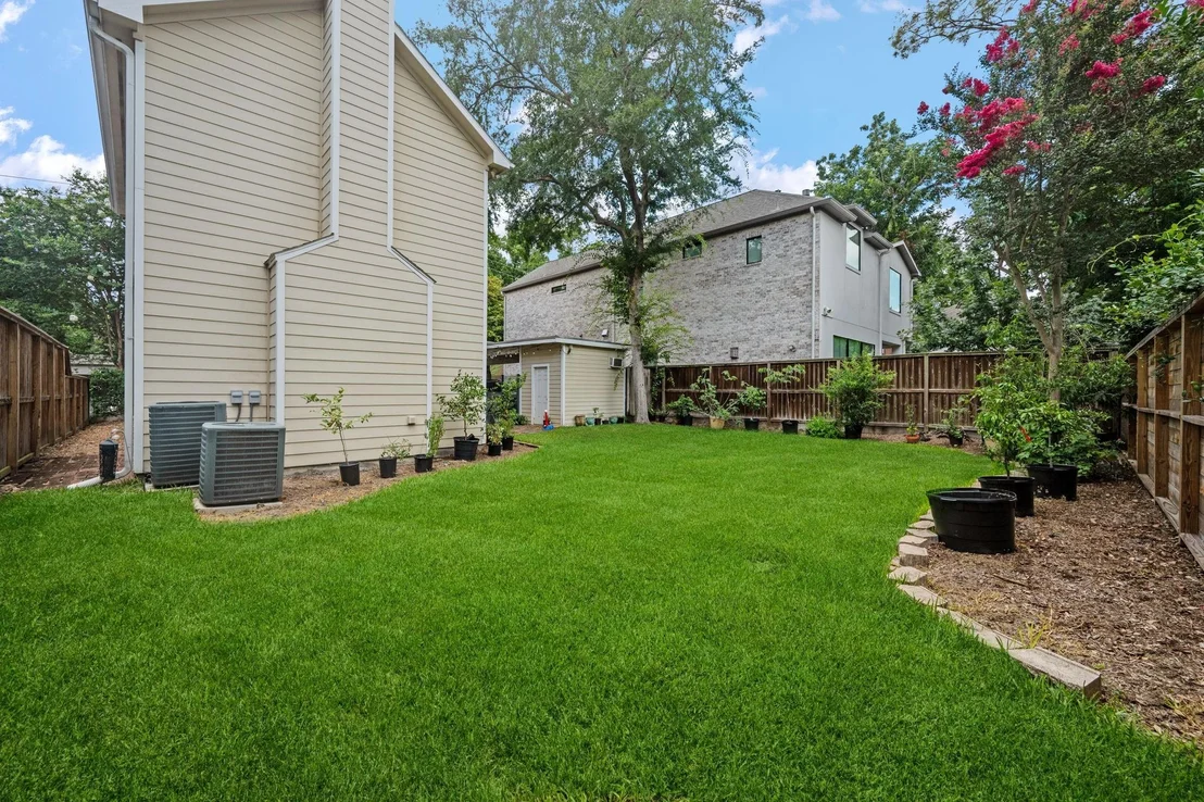 Photo of 6111 Wakeforest Avenue
