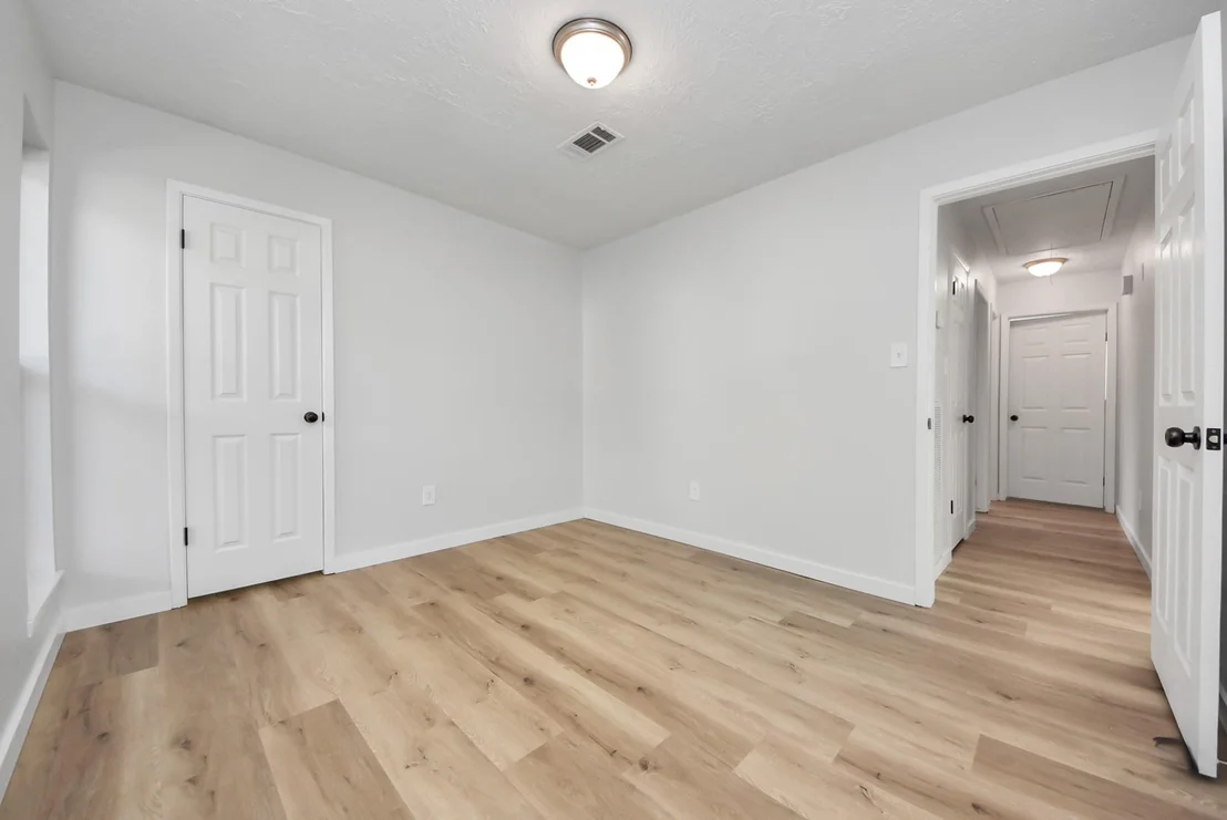 Photo of 5918 Crooked Post Road