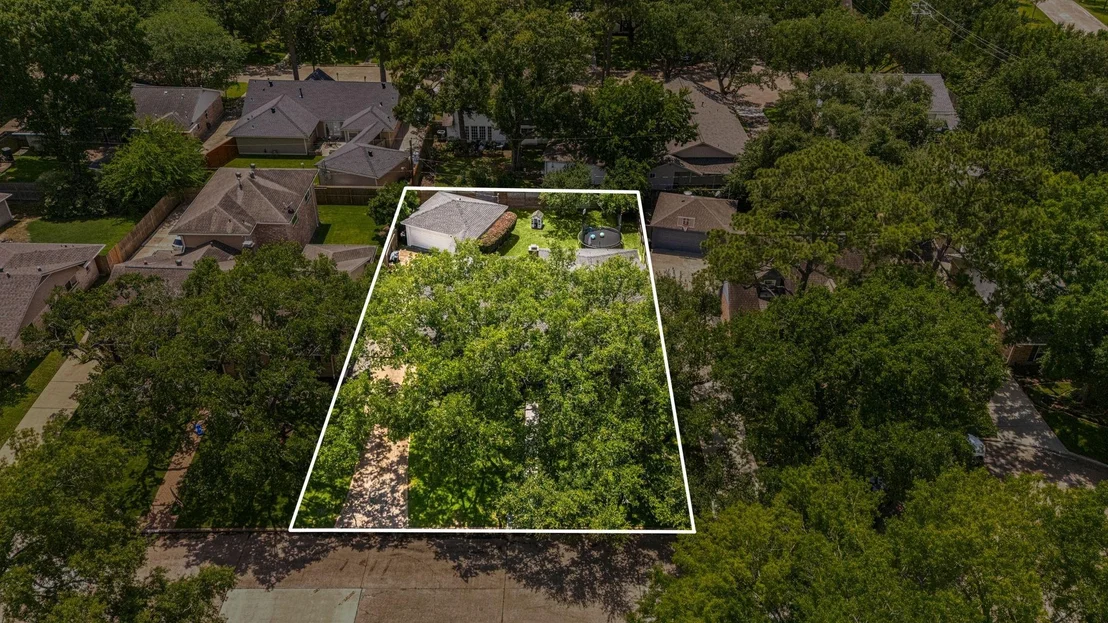 Photo of 823 Pinesap Drive