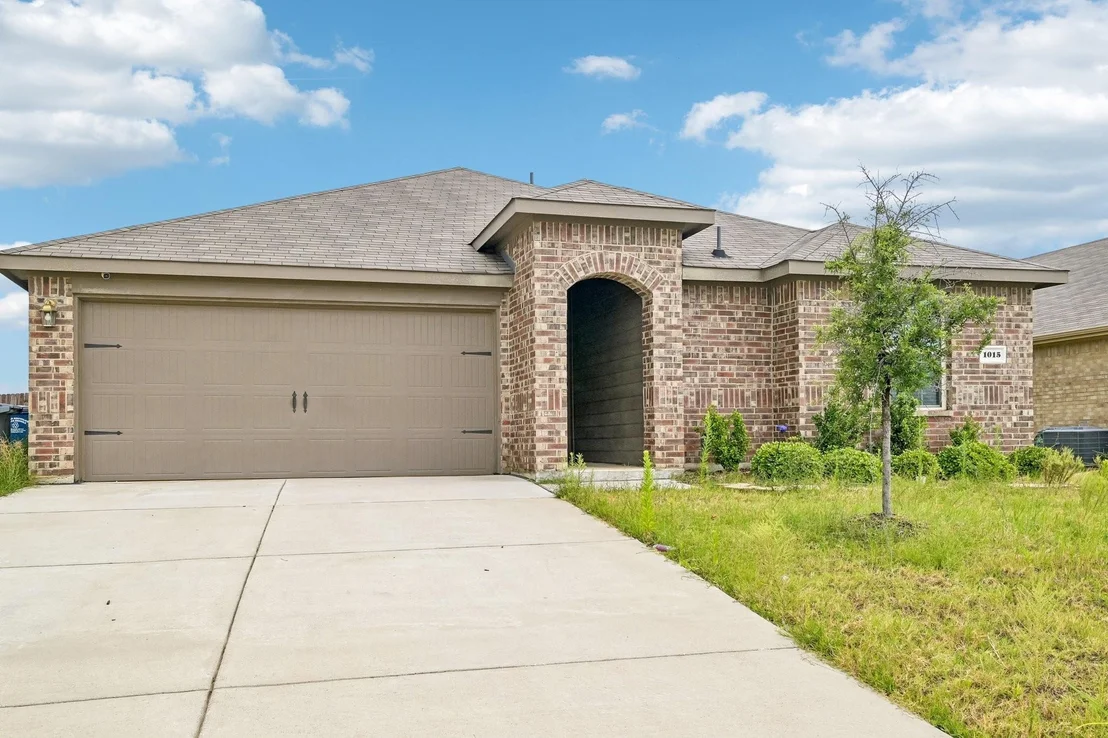 Photo of 1015 Serena Drive