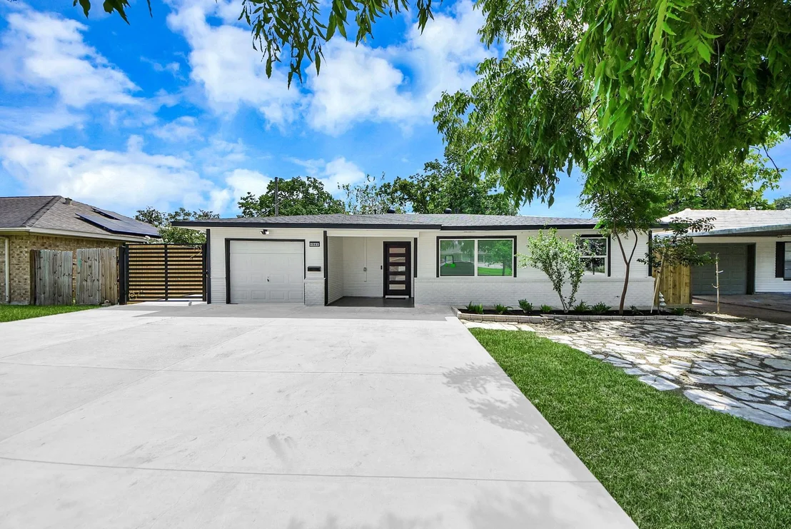 Photo of 1503 Locklaine Drive