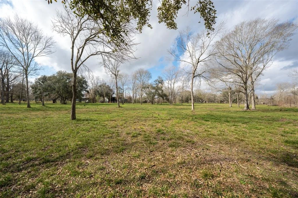 Photo of 17810 Oak Meadow Road