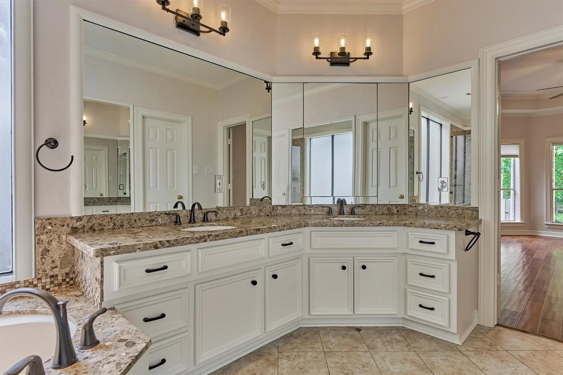 Photo of 168 W Shadowpoint Circle
