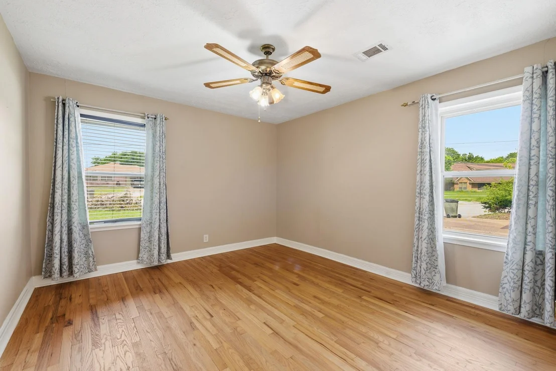 Photo of 806 Mary Lake Drive
