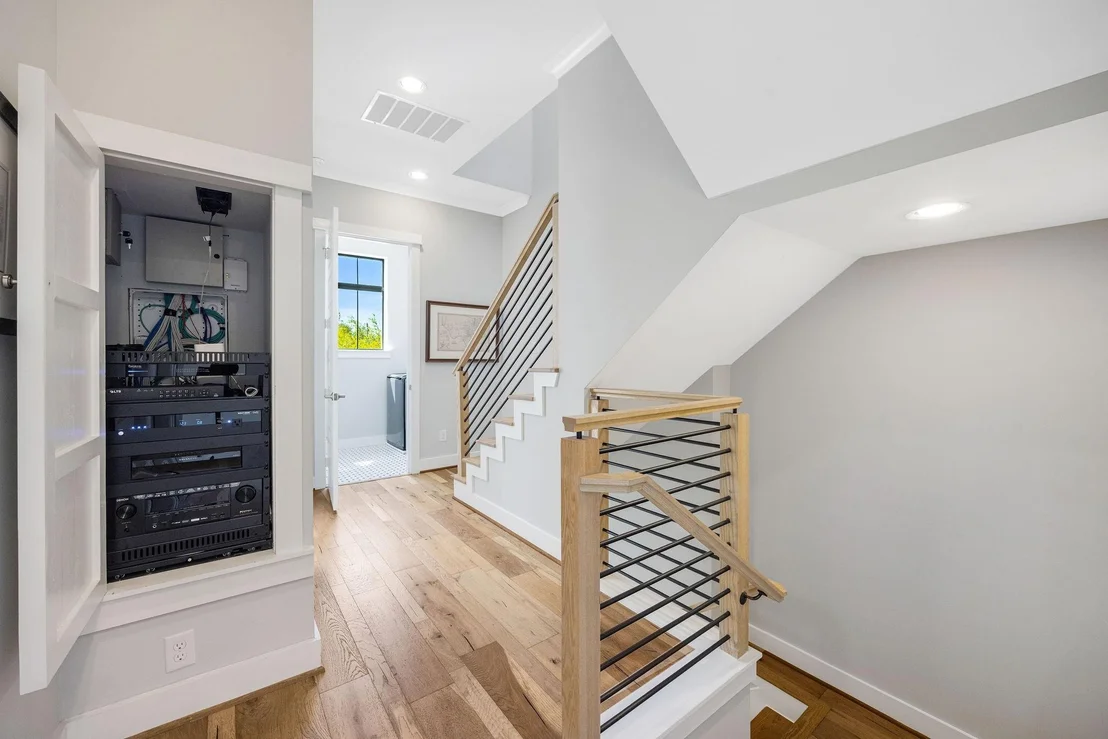 Photo of 418 Hyde Park Boulevard