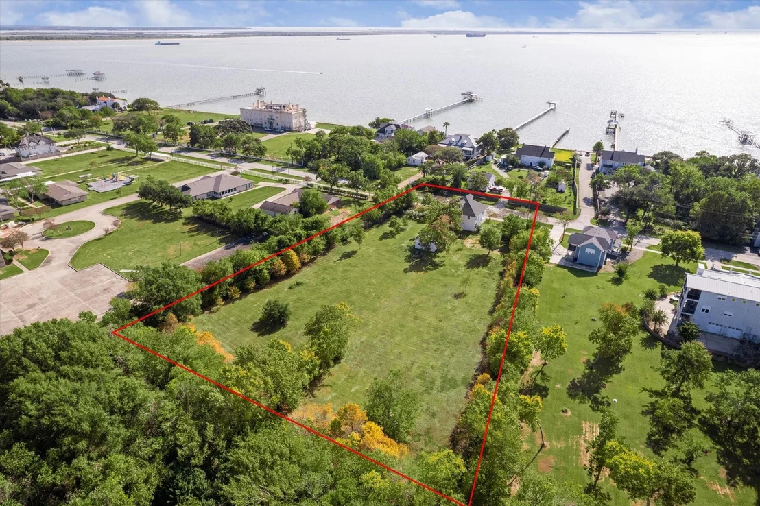 Photo of 618 Bayridge Road