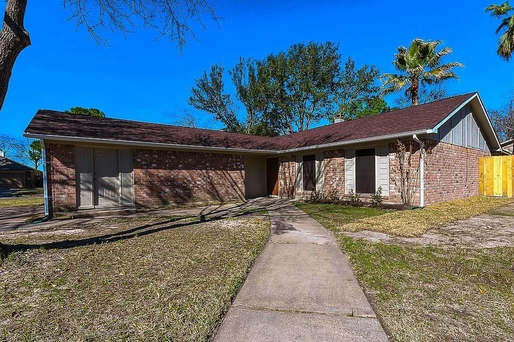 Photo of 24126 Whitefield Lane