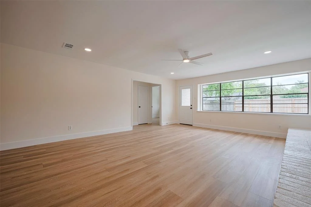Photo of 839 Voyager Drive