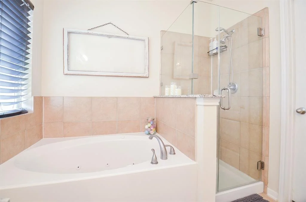 Photo of 6102 Pine Lakes Drive