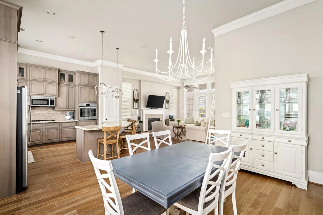 Photo of 8668 Emnora Lane