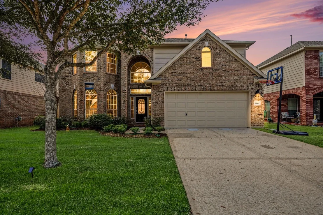 Photo of 806 Dawn Ridge Way
