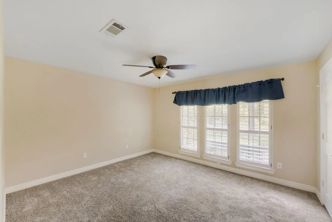 Photo of 1650 White Oak Creek Drive
