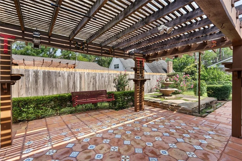 Photo of 4415 Fallbrook Drive
