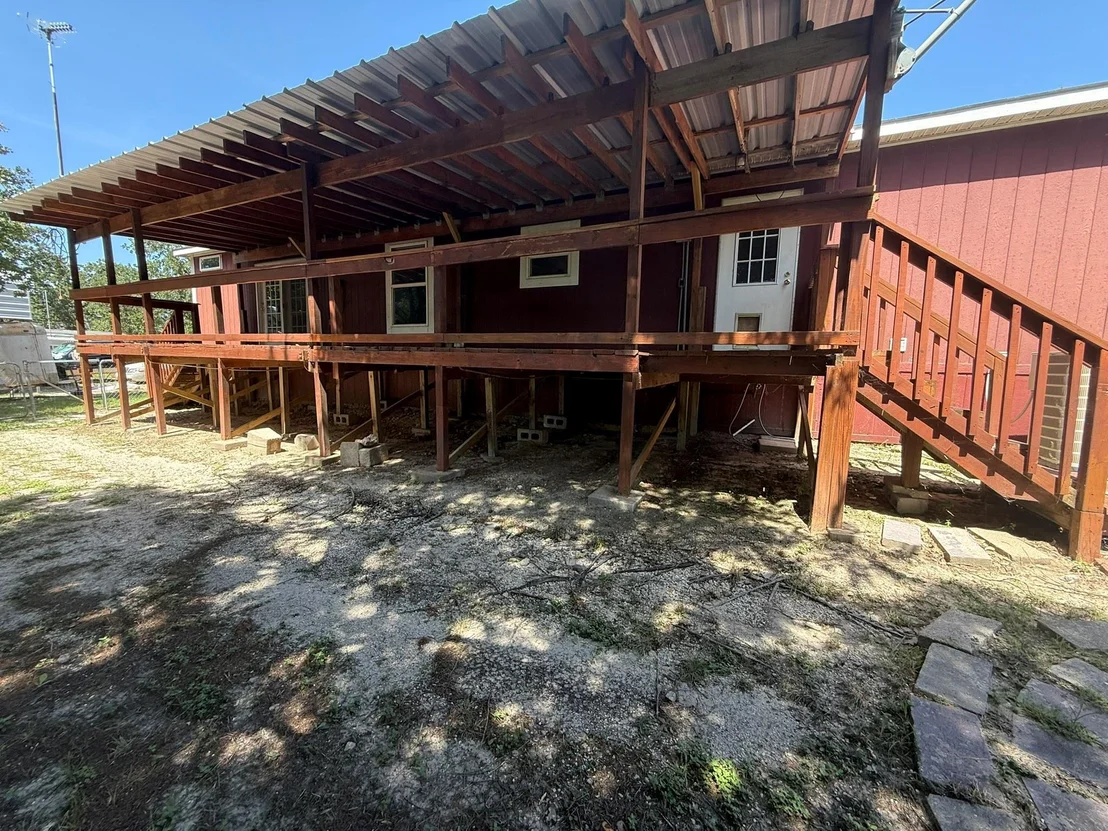 Photo of 600 Lakeview Loop