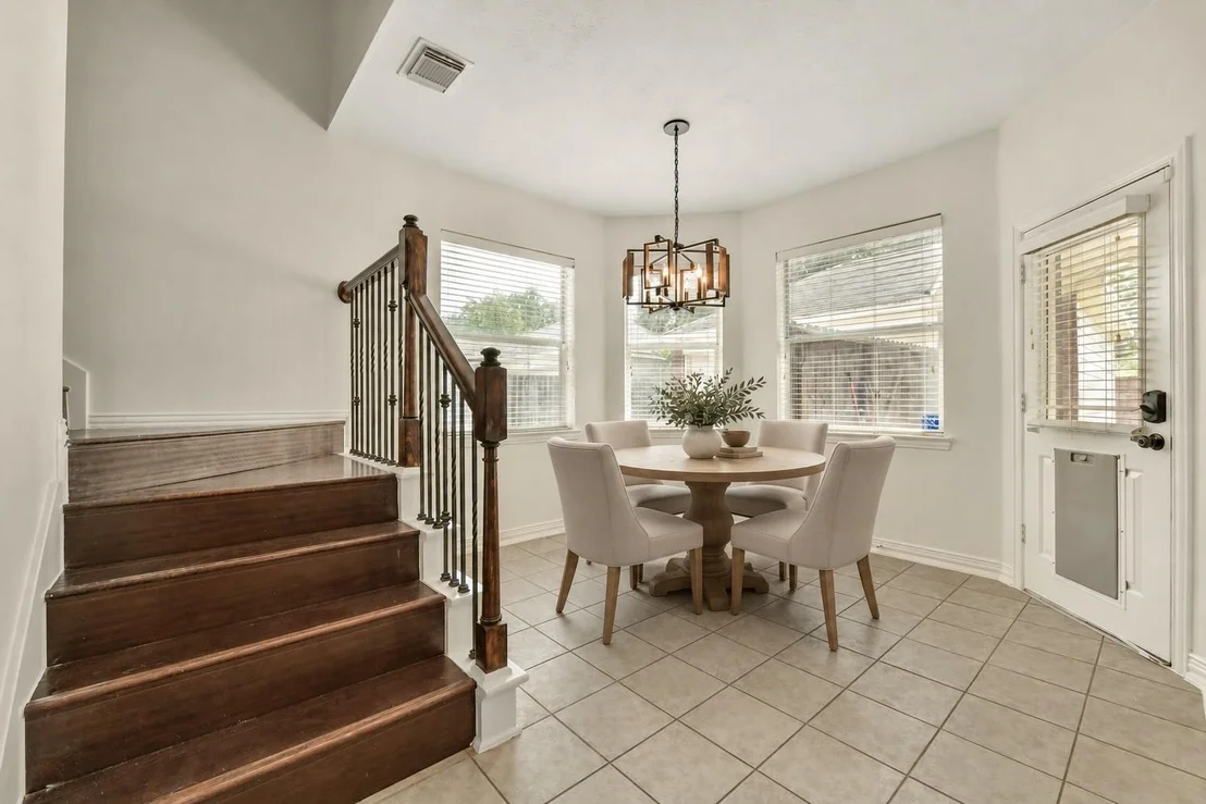Photo of 2806 Capecrest Drive