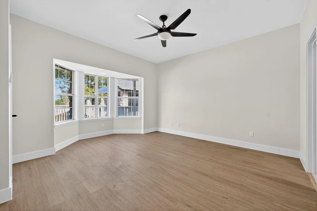 Photo of 300 Fawn Lane