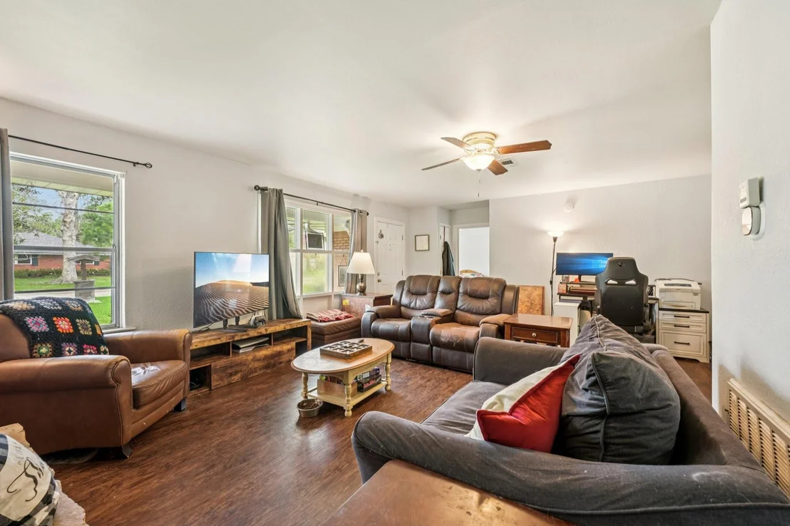 Photo of 3036 Crest Drive