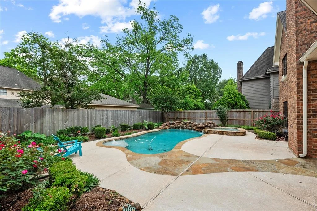 Photo of 1015 Deerfield Road