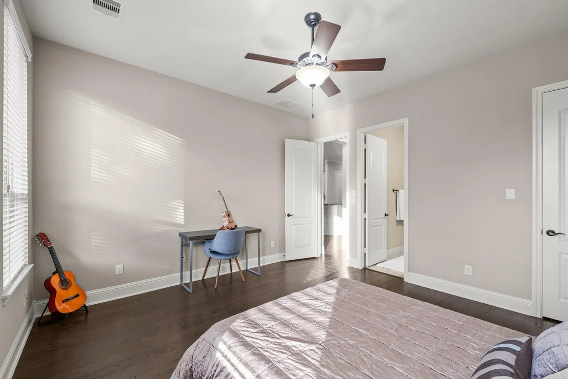 Photo of 21406 Harbor Water Drive