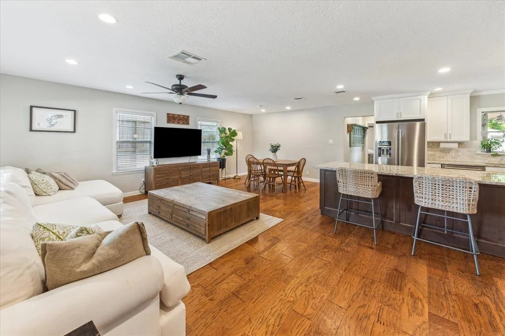 Photo of 1007 Waltway Drive