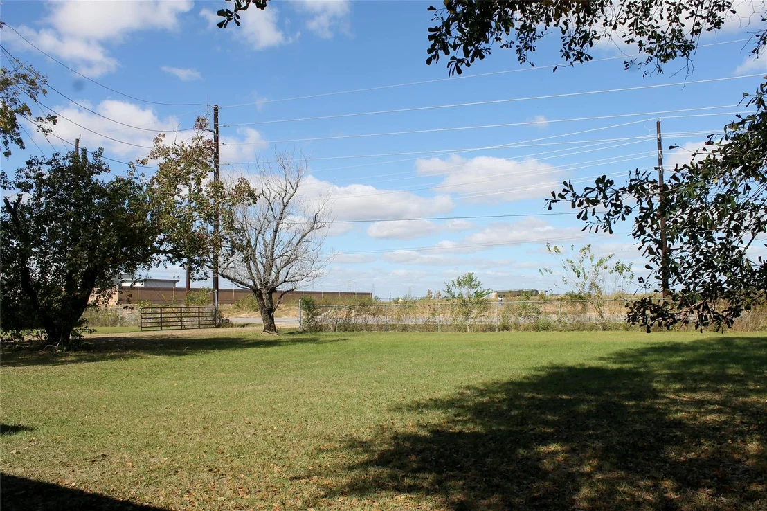Photo of 22319 Beckendorff Road