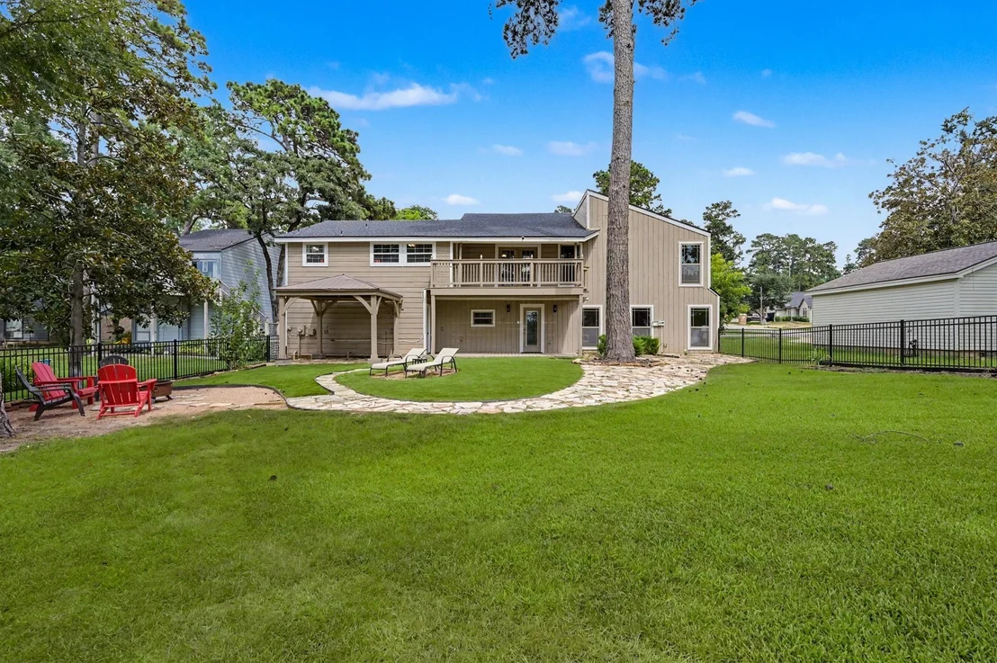 Photo of 15211 Jamaica Drive
