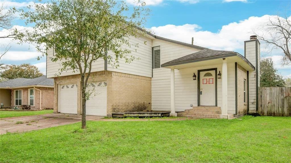 Photo of 2806 N Brompton Drive