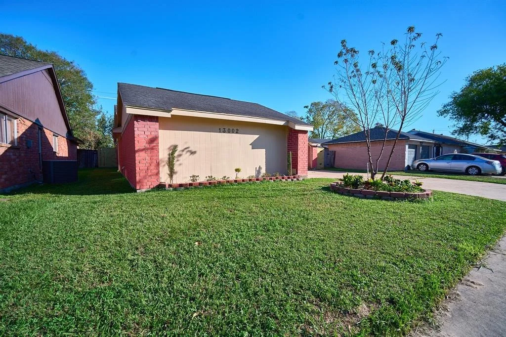 Photo of 13002 Becklin Lane