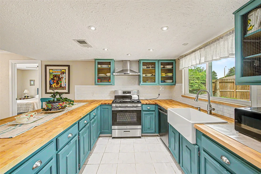 Photo of 402 Redway Lane